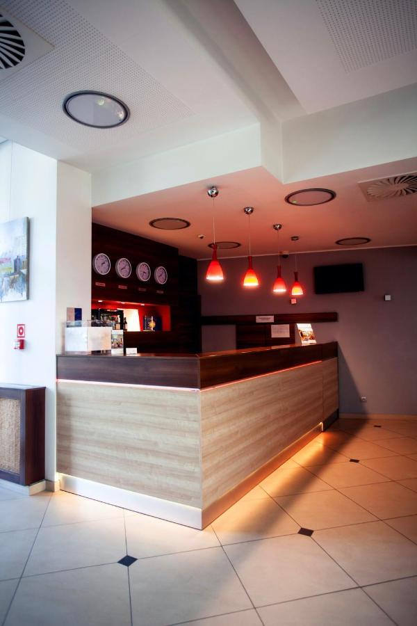 Hotel Poleczki Warsaw Airport Varsóvia Exterior foto