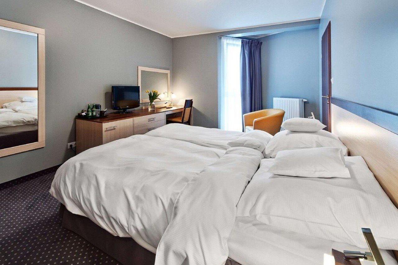 Hotel Poleczki Warsaw Airport Varsóvia Exterior foto